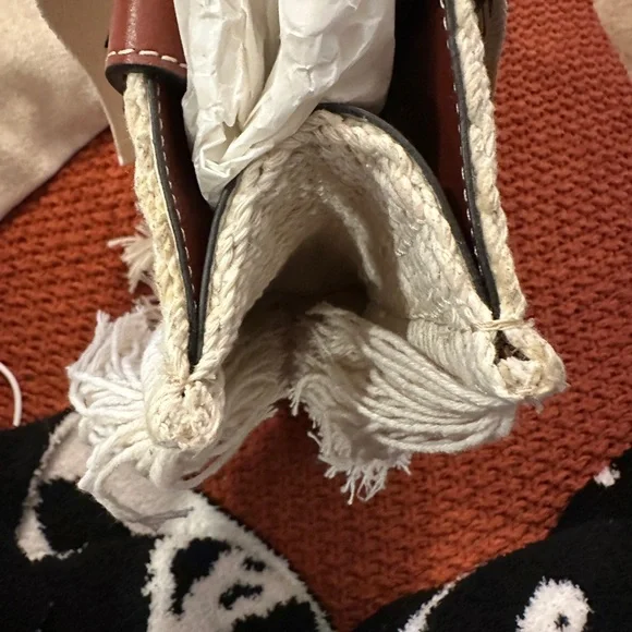 Authentic Chloé Woody Medium Woven Fringe Tote - Picture 10 of 15